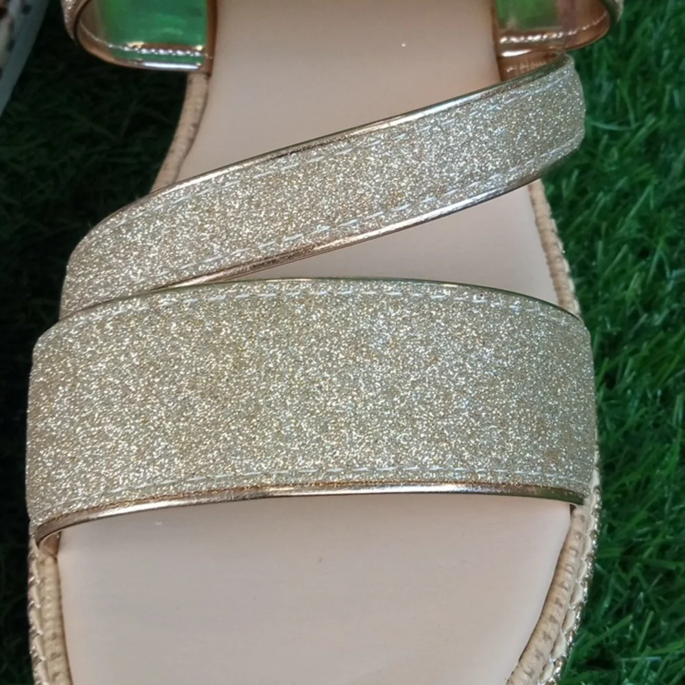 💩 Gold Glitter Women's Sandals - Picture 4 of 6